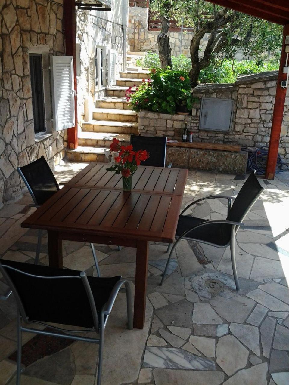 Apartments Janja - Terrace Sea View Nečujam Zewnętrze zdjęcie